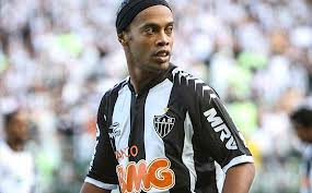 Ronaldinho estuvo a punto de retirarse en 2012