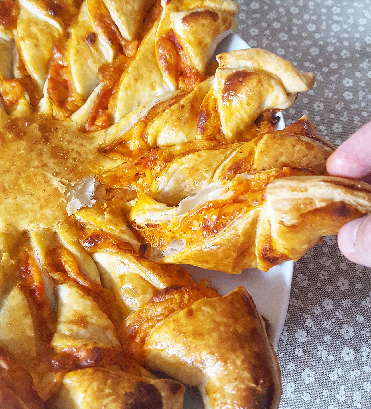 Cookintoki: HOJALDRE DE PAVO Y MOZZARELLA