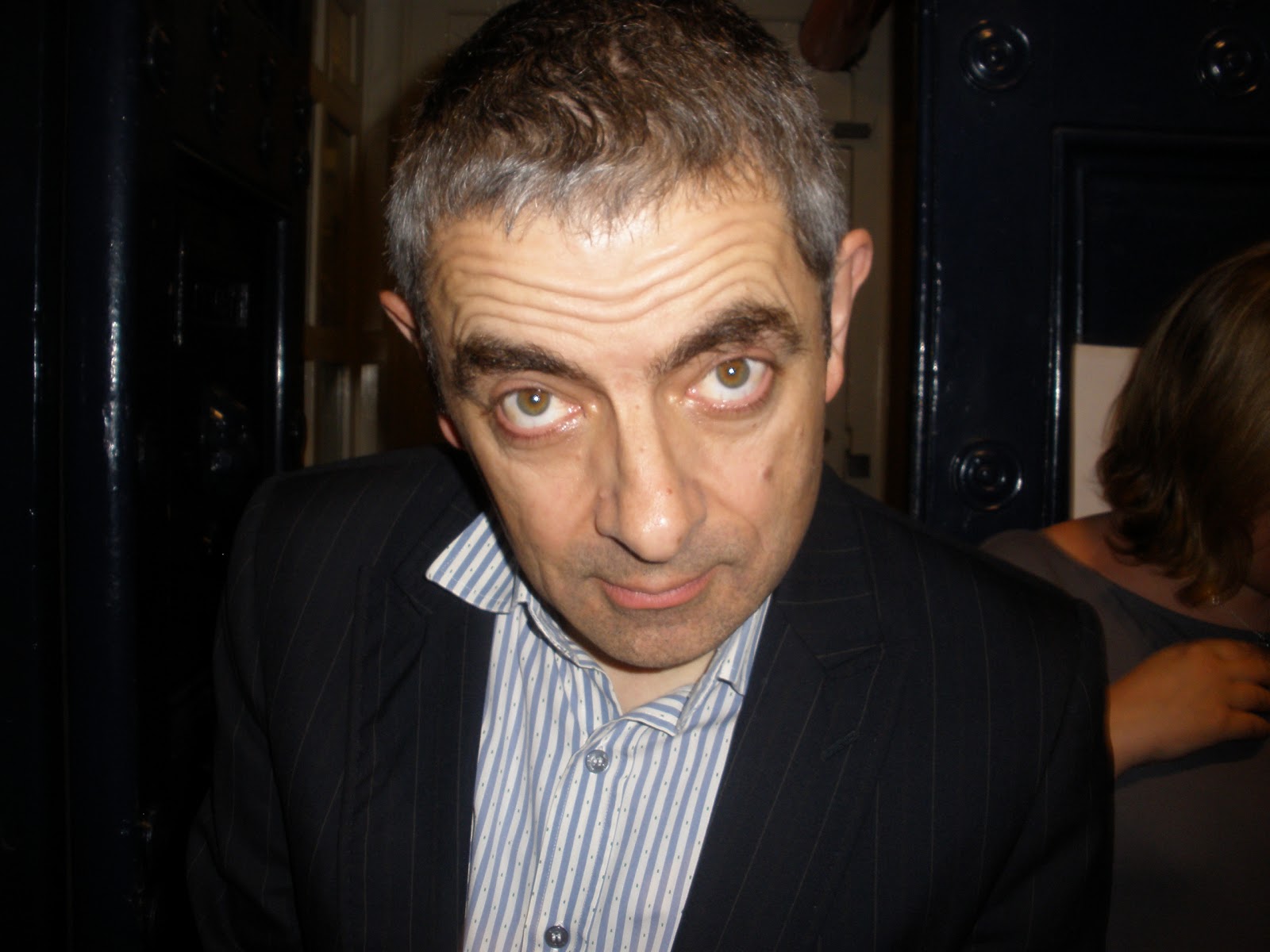 http://2.bp.blogspot.com/-55or0U5sVcQ/UanOetXUjEI/AAAAAAAABcY/9kl4ydUENAA/s1600/Biodata+Rowan+Atkinson.jpg