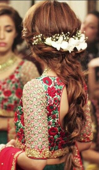 Different Ways To Wear A Gajra For A Trendsetter Bridal Look
