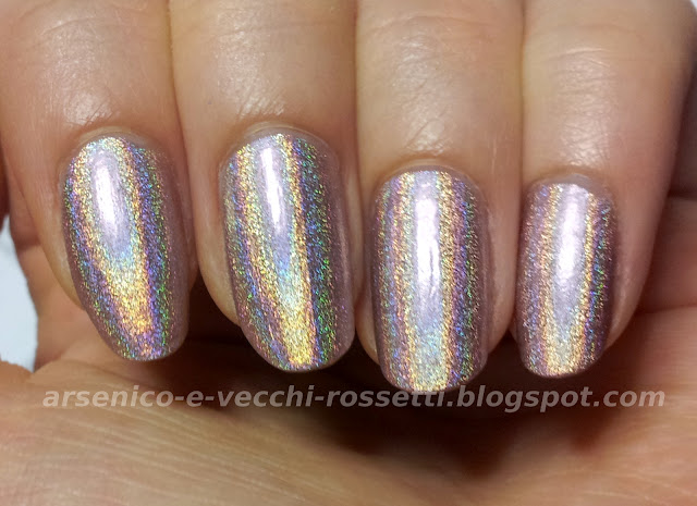Shaka smalto Hologram Nude Aqua Base swatch Shaka smalto Hologram Nude Aqua Base swatch