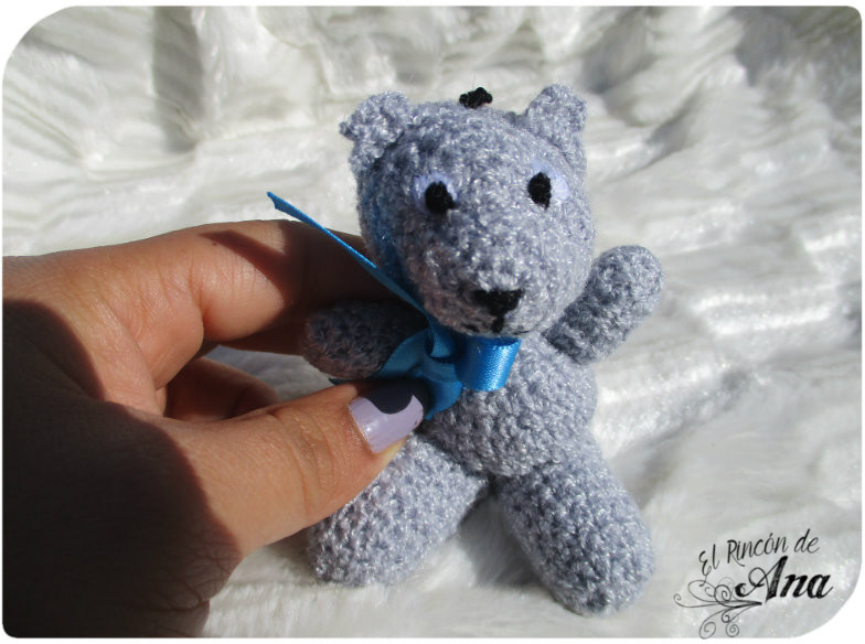 Oso tejido con ganchillo 