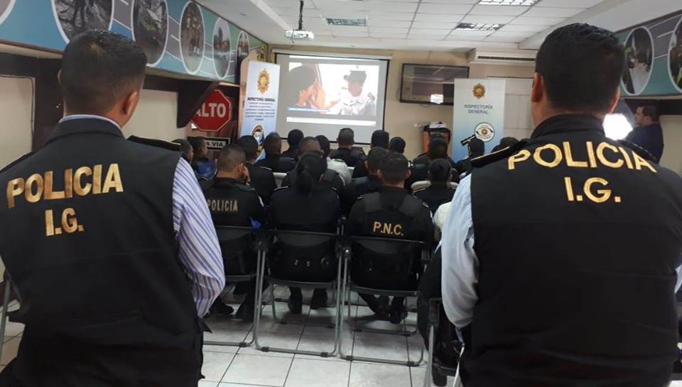 Policía Nacional Civil de Guatemala 50 efectivos de la PNC capacitados en protocolos de