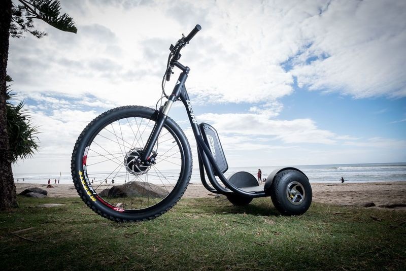 Tecnoneo Trike Bikes 'DCTri' StandUp Electric, es un concepto ligero