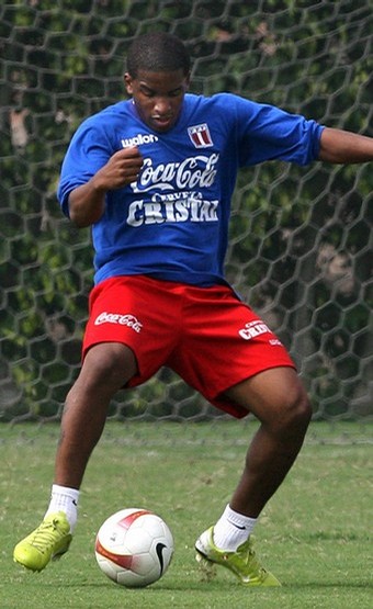 Jefferson "Foquita" Farfán Jefferson "Foquita" Farfán entrenando con la pelota