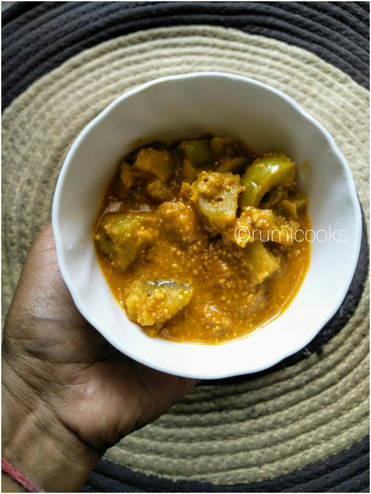 Raw tomato chutney / Green tomato chutney