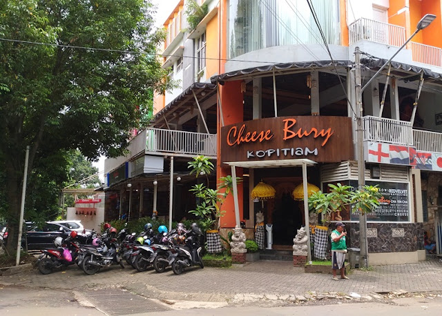 CheeseBury Kopitiam