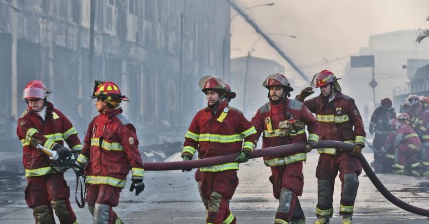 INCENDIO EN LAS MALVINAS: Faltan bomberos para atender emergencia porque empleadores no le dan permiso INCENDIO EN LAS MALVINAS: Faltan bomberos para atender emergencia porque empleadores no le dan permiso