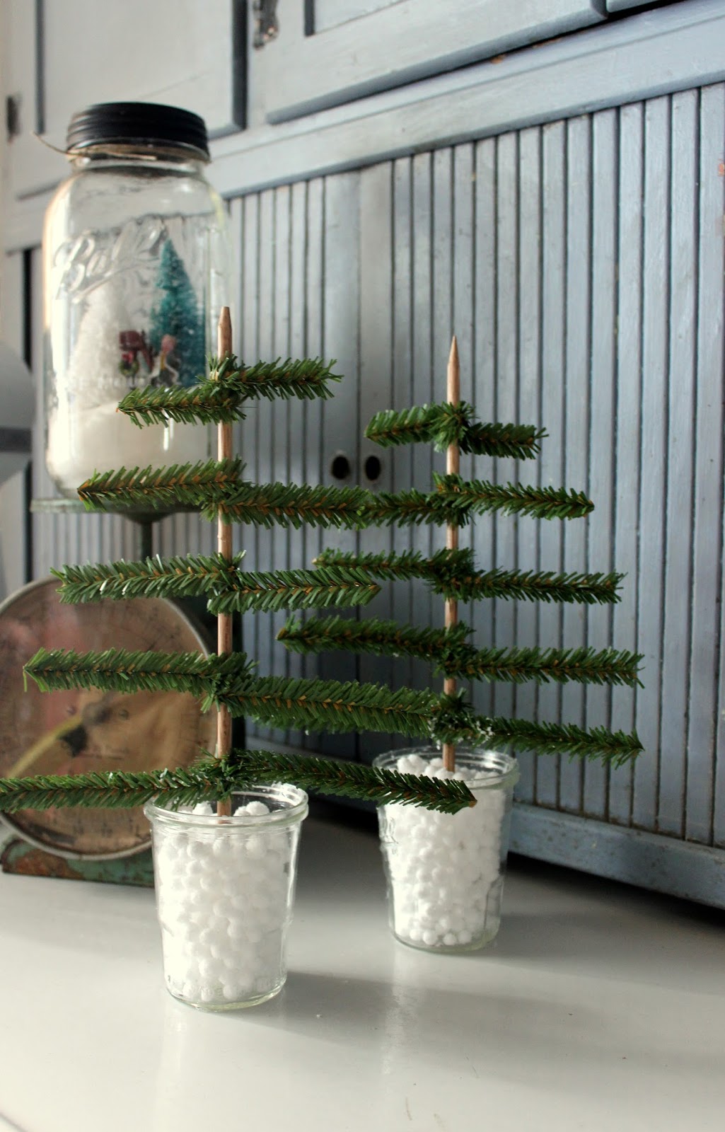 Tweetle Dee Design Co.: DIY Swedish Christmas Trees