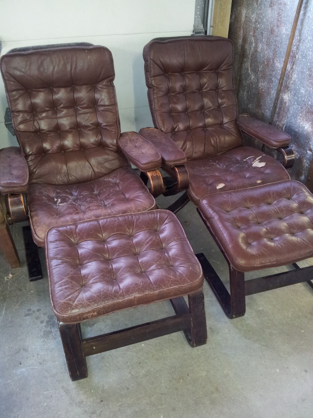 Homestyle Custom Upholstery and Awning Leather Recliner Chairs