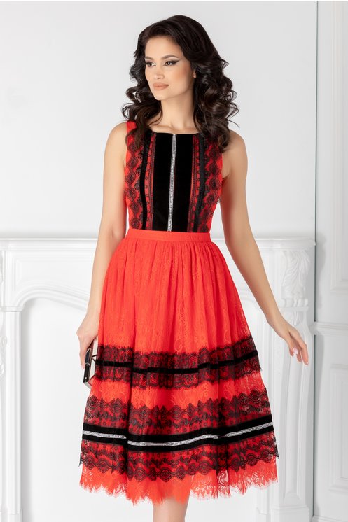 Rochie LaDonna rosie cu dantela chantilly si insertii din catifea negre Rochie LaDonna rosie cu dantela chantilly si insertii din catifea negre
