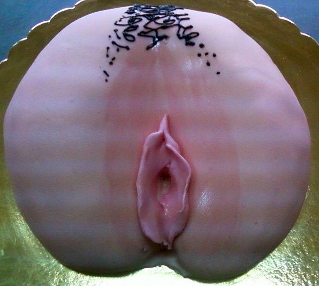Sandy^in^a^bikini!: Vagina cakes
