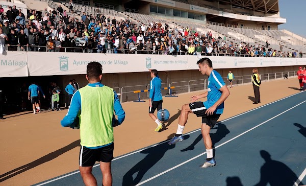 El Málaga volvió a los entrenamientos con el calor de la afición