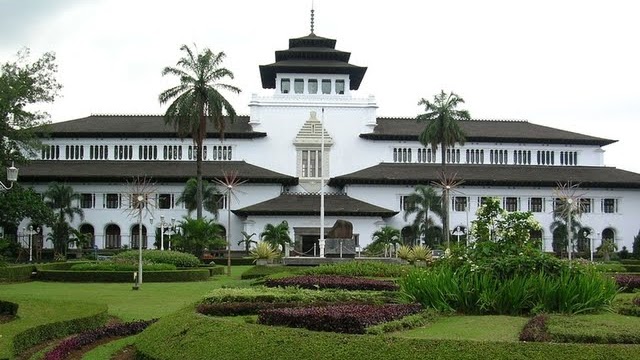 Perkembangan Arsitektur Kolonial Di Indonesia Beserta Contoh Contohnya