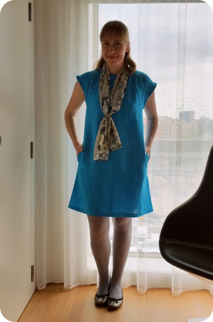 Made by a Fabricista: Ocean Blue Linen Dress. (Also, I Match the ...