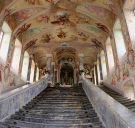 ESCALERA SANTA “SCALA SANTA” Veintiocho Peldaños (Mármol) enfrente Basílica de San Juan de Letrán