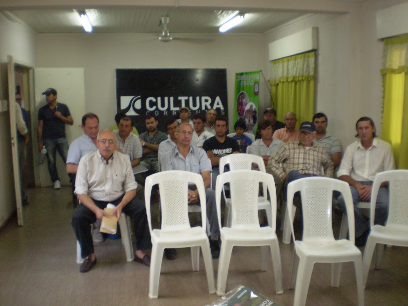 NEA Corrientes Forestal Reunión informativa en la Localidad de 9 de