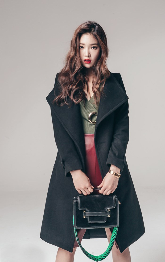 Park Jung Yoon Red Leather Skirt Green Sweater Pulsa Unipin