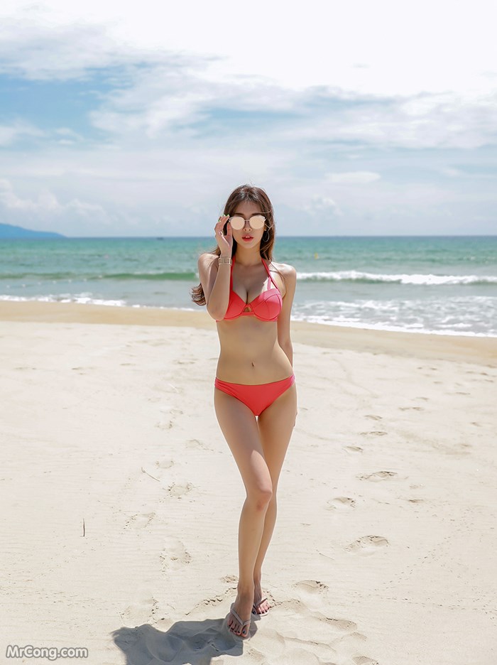 Beautiful Park Park Hyun in the beach fashion picture in June 2017 (225 photos) photo 4-11