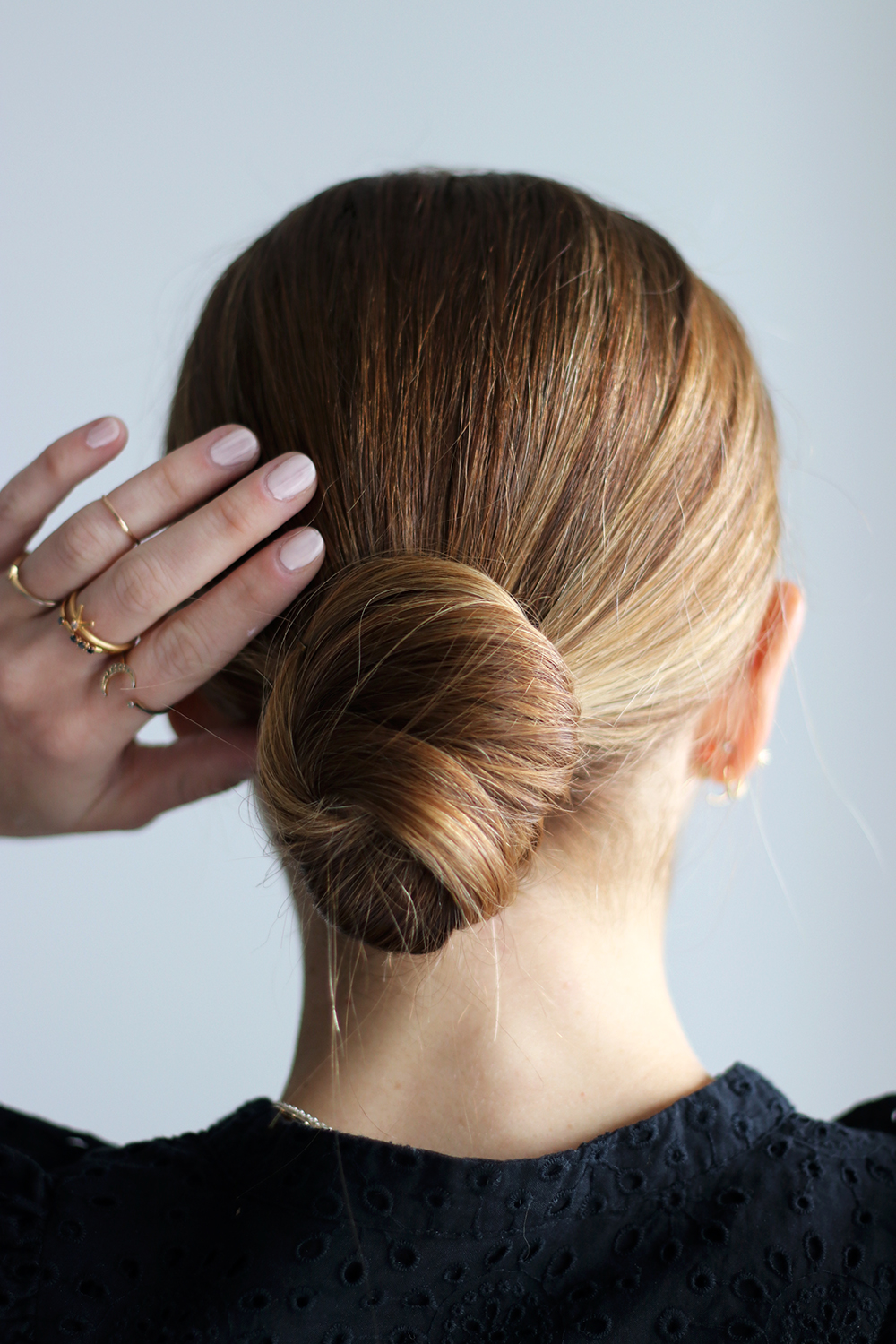 DIY File: Three Easy Bun Hairstyles for The Holidays - gaby burger