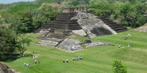 ¡¡Conoce Comalcalco!!: Zona Arqueológica Comalcalco