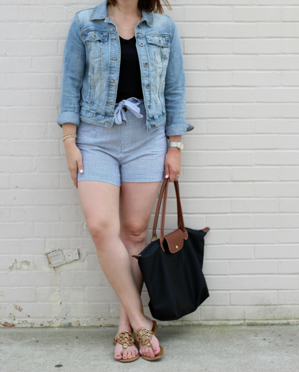 bohoblu, preppy style, how to style shorts for spring, mom style, seersucker shorts