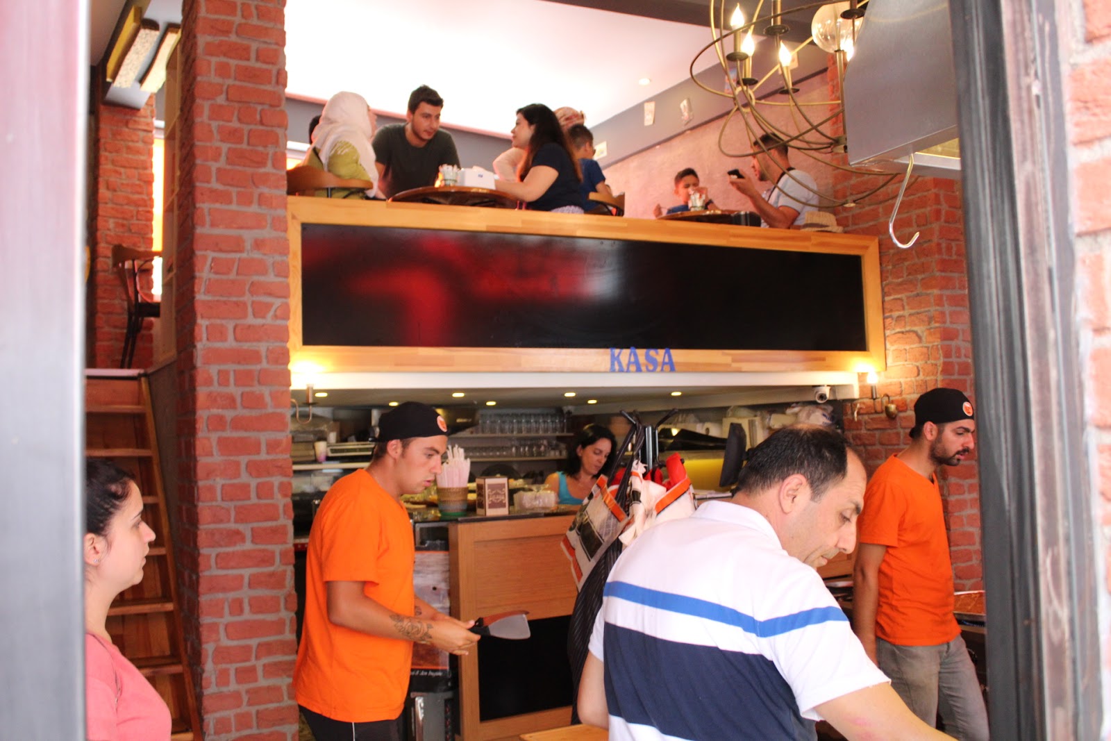 Adana�nın meşhur lezzeti Levent Börekçilik ilk şubesiyle İstanbul�da