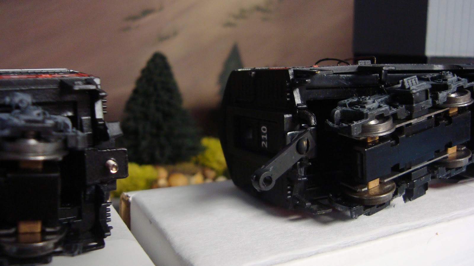 New York Central Train Layout Drawbar equipped Athearn F7s