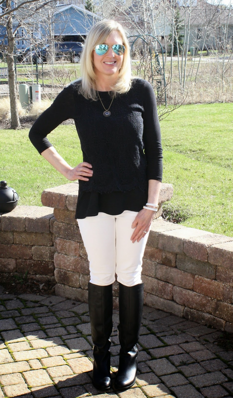 white pants and boots  How to wear white jeans, Womens white