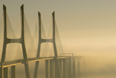 Merging into the mist, ponte Vasco da Gama