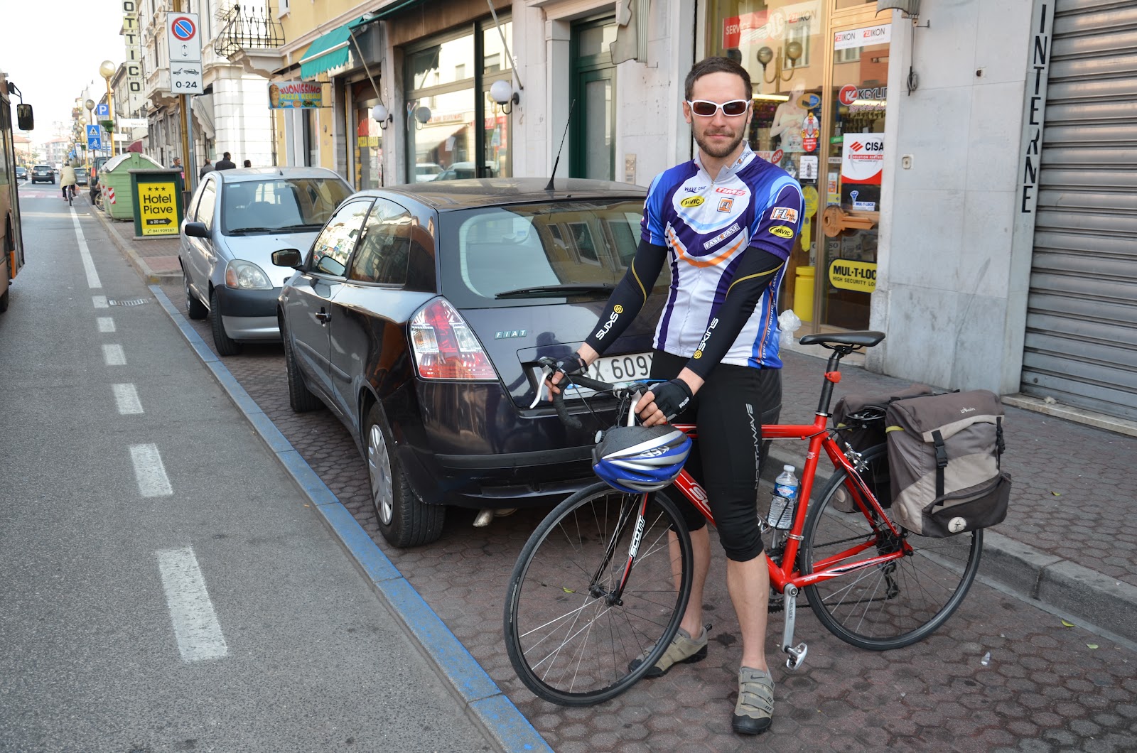 our customer ready to enjoy self cycling holiday in Italy