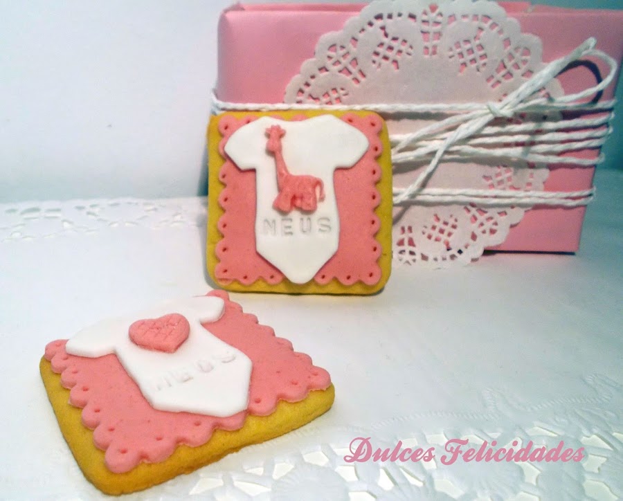 Galletas para bebé con decoración en relieve