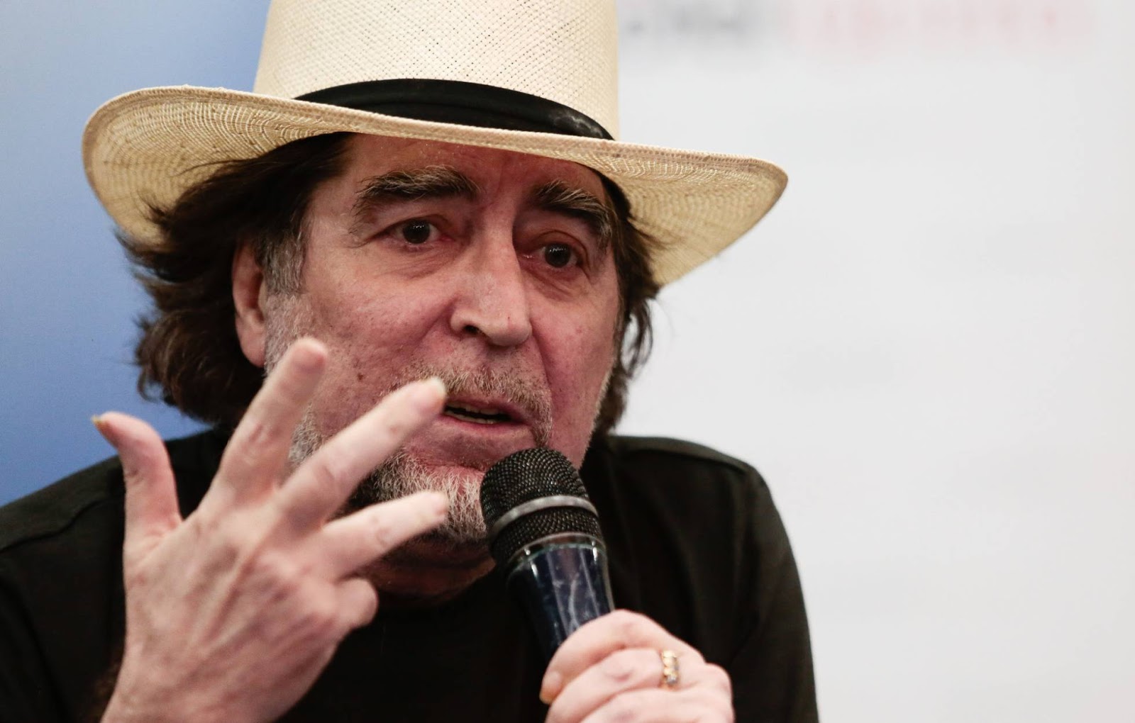 LosTwVip Joaquín Sabina, hospitalizado en Madrid por un problema