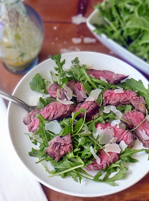 Grilled Steak with Arugula Salad | by Life Tastes Good is a healthy and delicious low-carb meal #LowCarb #Healthy #SkirtSteak