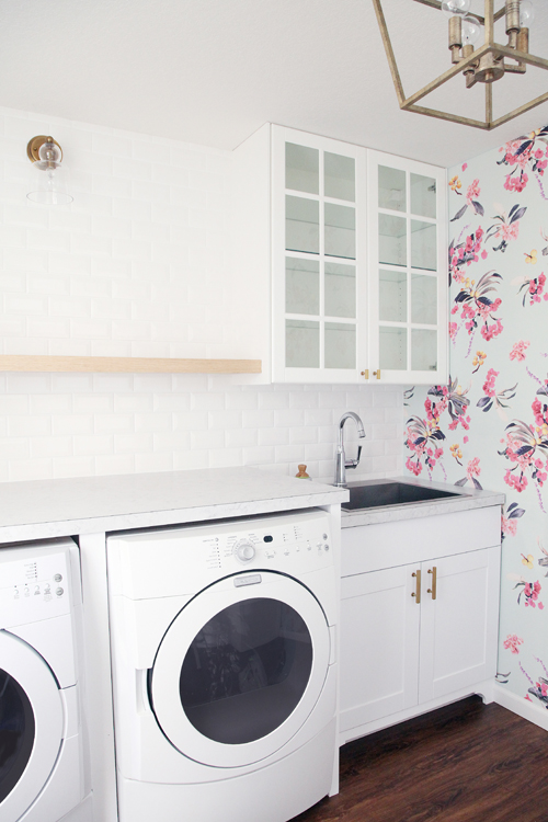 Details 72+ wallpaper laundry room best in.cdgdbentre