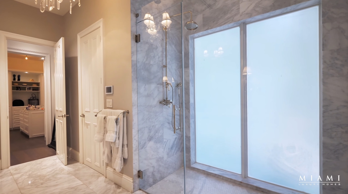 53 Interior Design Photos vs. 4100 Kiaora St, Miami Luxury Mansion Tour