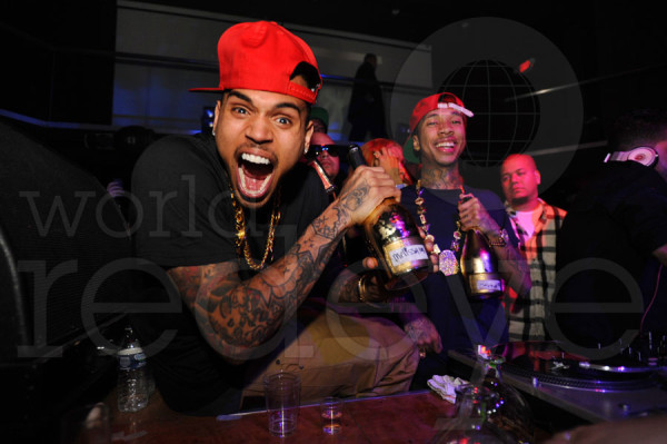 Delivered Fresh: Rihanna Feat Chris Brown - Birthday Cake (Remix)