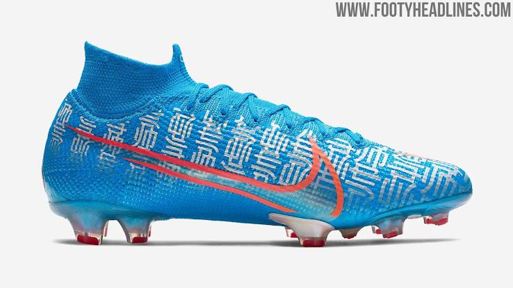cr7 new soccer boots
