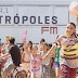 Metrópoles FM distribui 1 mil brinquedos na Expansão do Setor O, em Ceilândia
