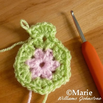 Making a hexagon motif with crochet