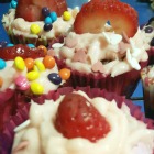 http://cosaspitipitosas.blogspot.com.es/2016/04/friki-cupcakes-de-tarta-de-fresa.html