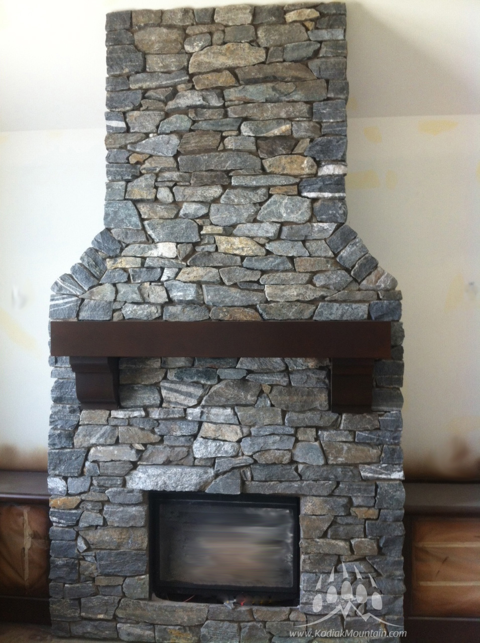 Business & Life Natural Stone Juniper Ridge, from Kodiak Mountain Stone