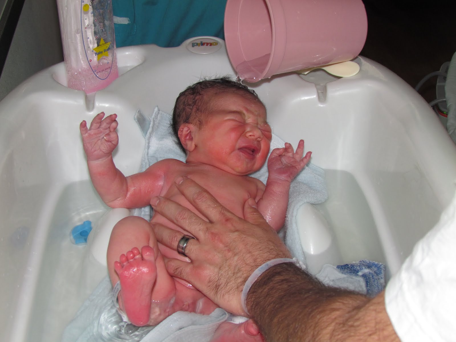 The Stanton Family Daddy and Daughter's First Bath