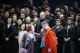 IN PERFORMANCE: Soprano NINA STEMME (Brünnhilde, center left) and tenor DANIEL BRENNA (Siegried, center right) during curtain calls for FRANCESCA ZAMBELLO's production of Richard Wagner's GÖTTERDÄMMERUNG at Washington National Opera, 22 May 2016 [Photo by the author]