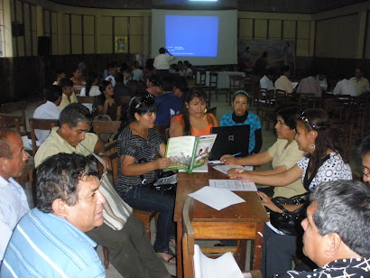 Docentes del Área de Comunicación la IE Francisco Irazola