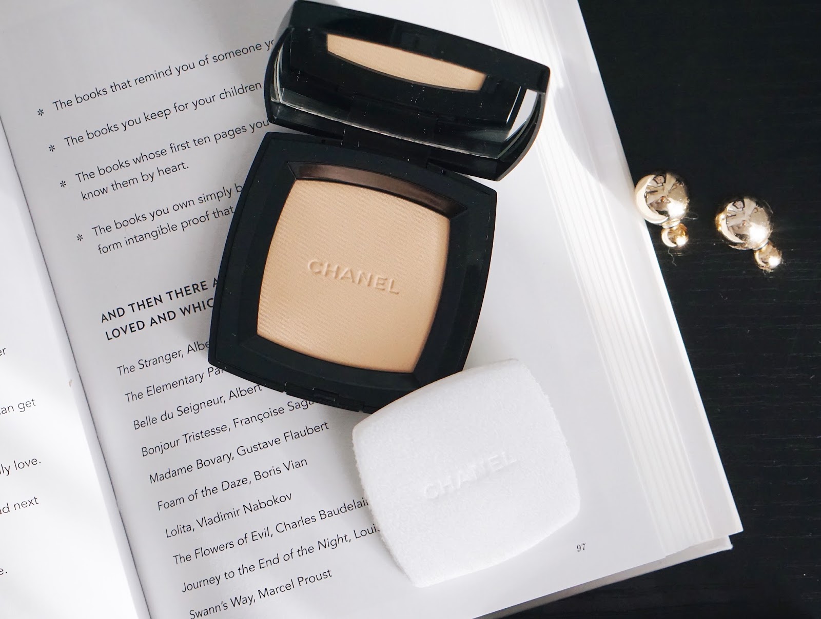 The Ordinary Review My Essential Chanel Poudre Universelle Compacte Bonjour White