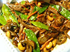 30 minutes to dinner with this Spicy Beef, Snow Peas, Mushrooms, and Carrot Stir Fry - A One Skillet Meal - Slice of Southern