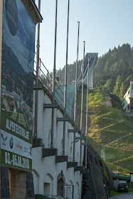 Wamberg, Eckbauer und Graseck  Wandern in Garmisch-Partenkirchen  Eiserne Brücke über der Partnachklamm  Start am Olympia Skistadion 02