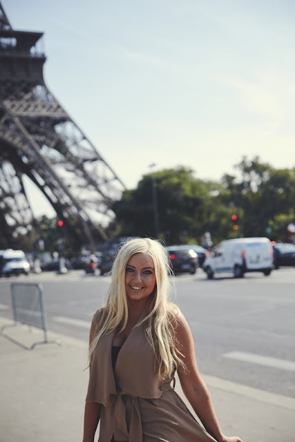 Photoshoot at Eiffel Tower
