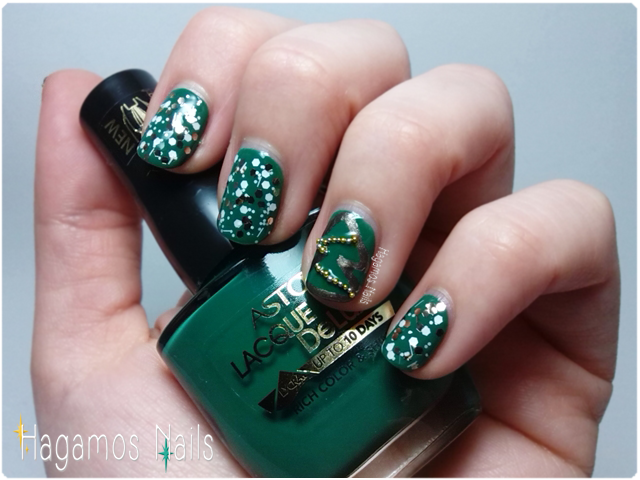 Manicura navideña verde. El Árbol. Hagamos Nails